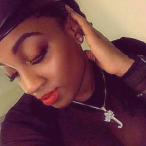 Meet your Posher, Joia